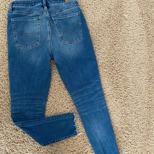 American Eagle Dream Jean Super High waisted jean.